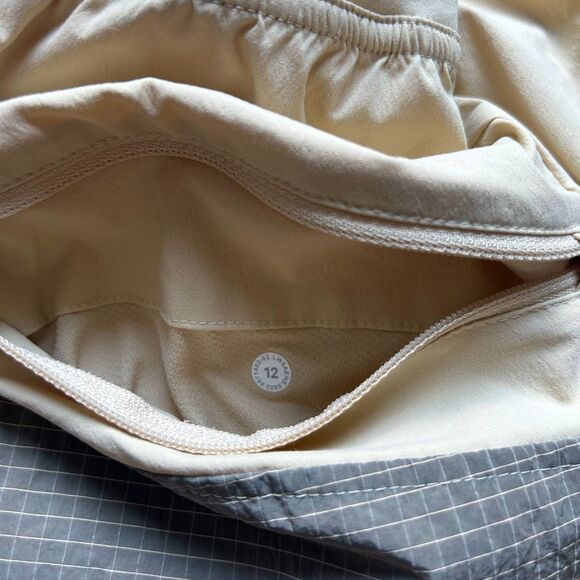 Lululemon Multi-Pocket Cargo High-Rise Hiking Skirt / Skort in Prosecco, size 12 - Picture 5 of 7